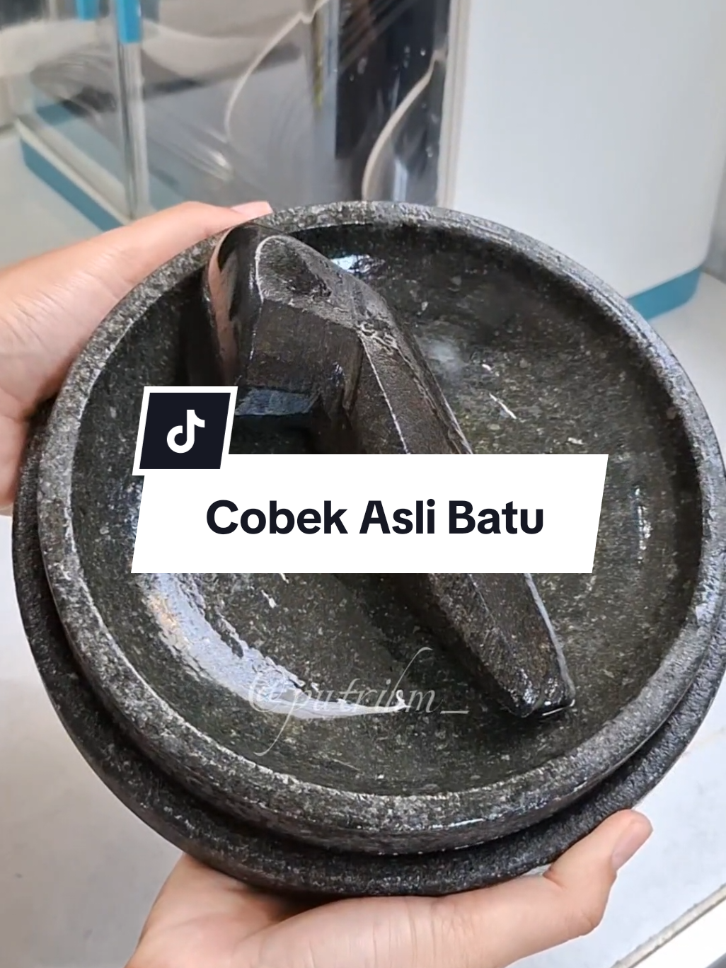 Jangan ragu lagi beli cobek batu karna cobek yang satu ini beneran asli batu. Buruan di gercepin biar gak kehabisan bebs 🥰 #cobek #cobekbatu #cobekbatuasli #cobekaesthetic #cobekuleg 