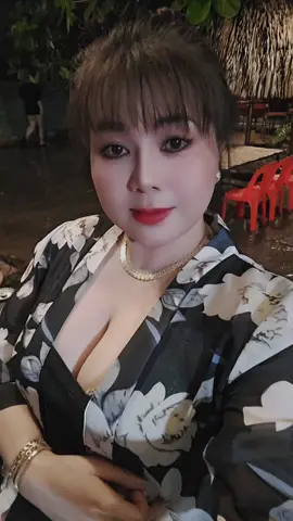 Mưa buồn quá sao ta..