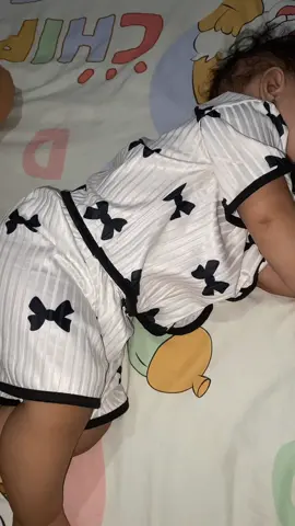 Soafer gandaraaa ng tela nya mga mii as in#fyp #sleepwear #trending #terno #silk #kidssleepwear #shortterno #everyone 