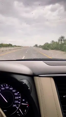 لا تصير بقلب من حبك لعوب ؛ ‏قلب مولع بك و لا غيرك يحب 💘