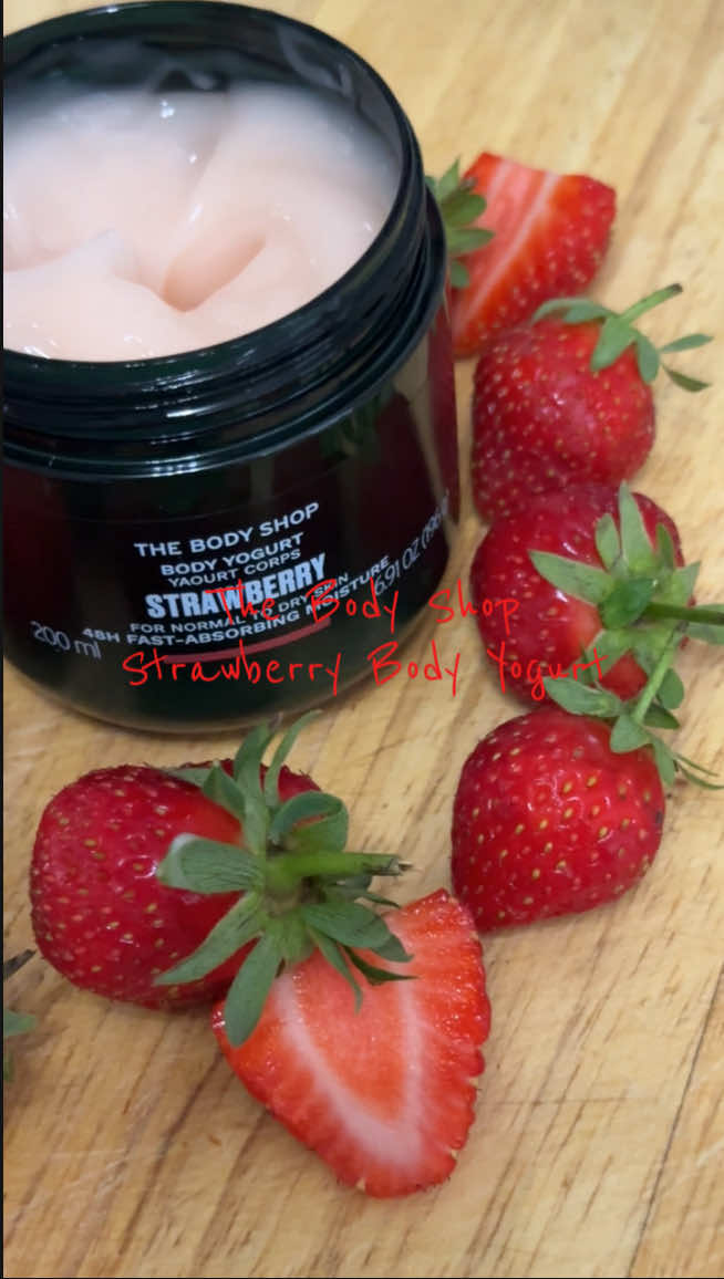 Strawberry season with @The Body Shop UK 🍓  #ugc #ugccreator #ugcexample #usergeneratedcontentcreator #usergeneratedcontentcreation #thebodyshop #skincare #skincareroutine #skincaretips 