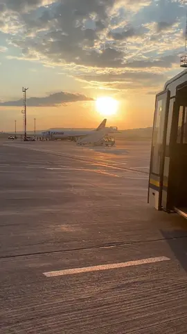 وهيك بكون واخيرا رجعت عند اهلي 😭😭 #rahaf_sufian #qatar #traveling #aborad #student #medschool #doha 