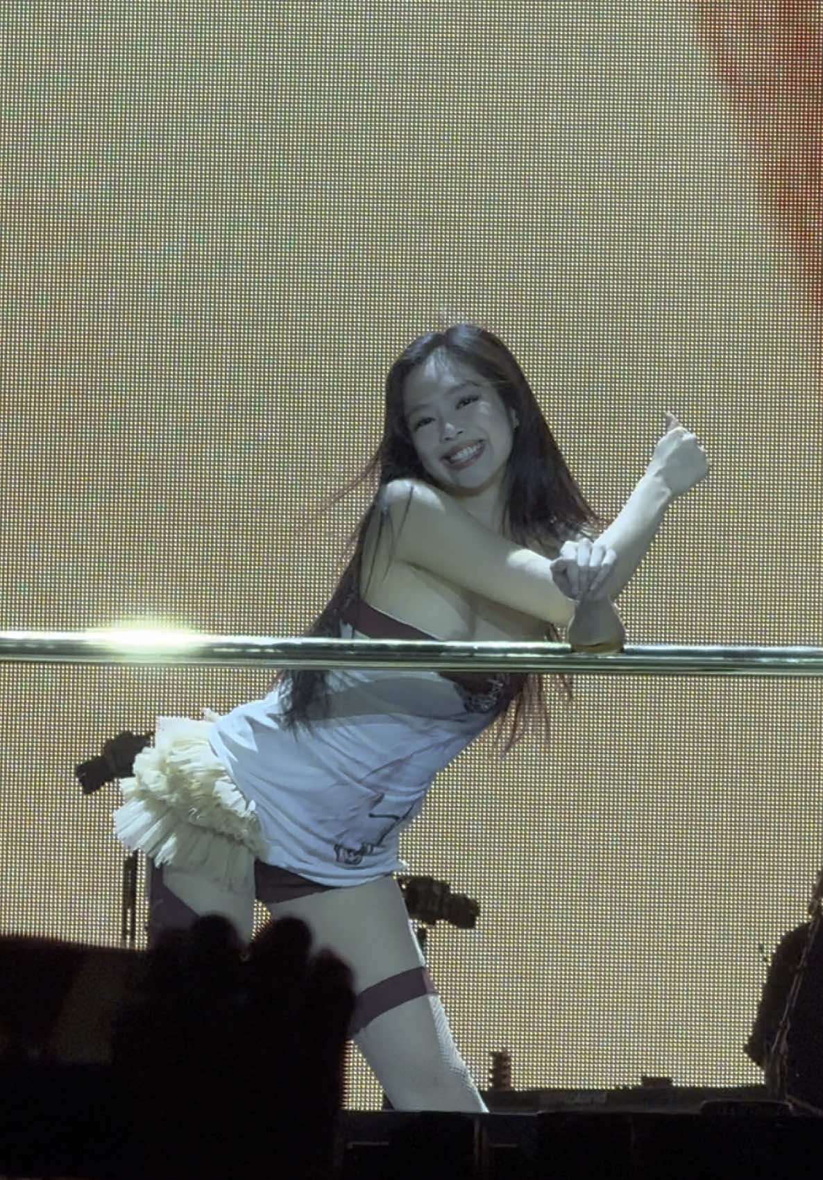 miss jennie kim everyone 😍 #blackpink #deadlineworldtour #jennie #prettysavage 