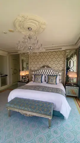 Loved our staycation at Raffles Palm! We had this corner room with 3 balconies!! 🤩😍 #dubai #palm #jumeirah #raffles #dubailife #staycation #uae #britsindubai #dubaitiktok #fyp #RoomTour #dubaihotel #5star #luxuryhotel #resort #dubaivlog @RafflesPalmDubai 
