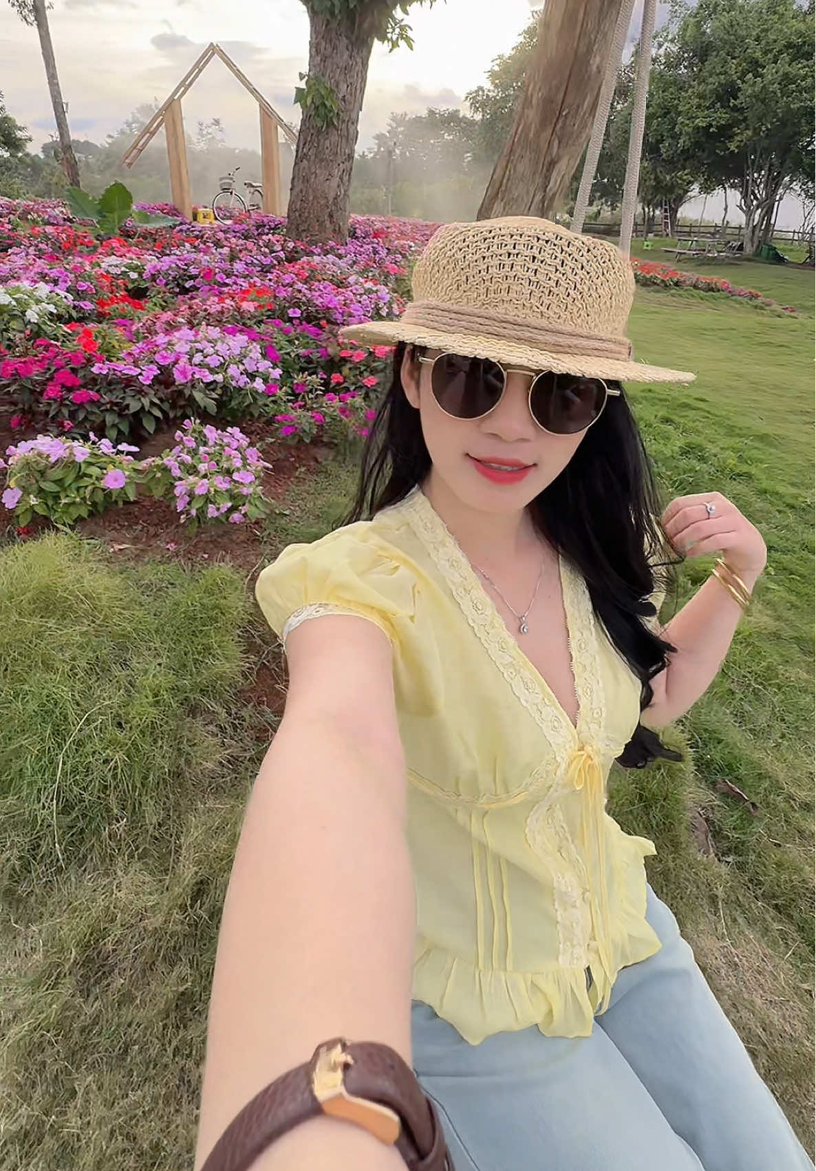 Hôm nay em bận yêu đời☺️🌳@LUONG THAM CLOTHING #xuhuong #luongthamclothing #outfits #doxinh 