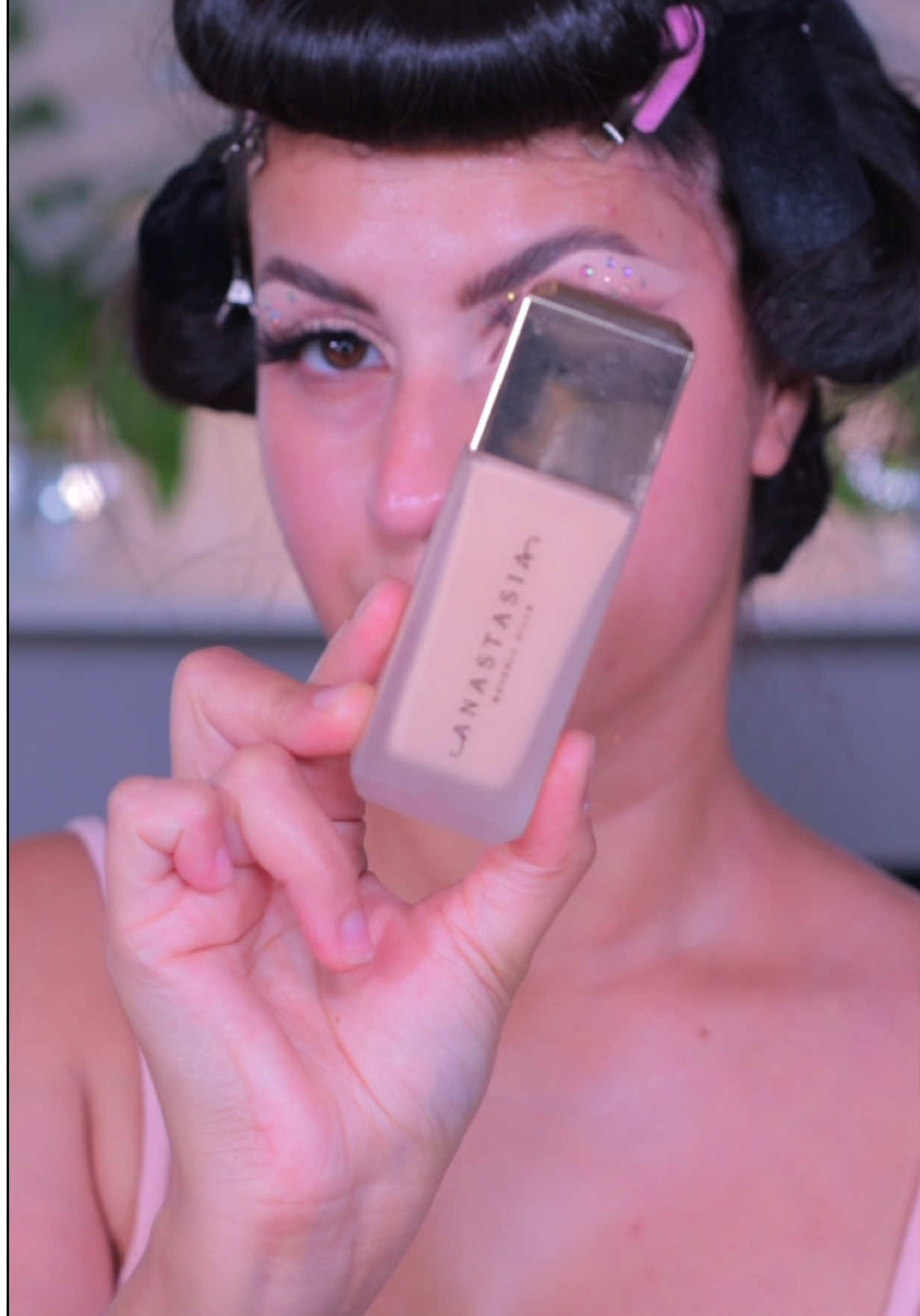 I feel so impeccable ✨✨ @Anastasia Beverly Hills #foundation #impeccablefoundation #abh #fyp #bellsbeautyyxo 