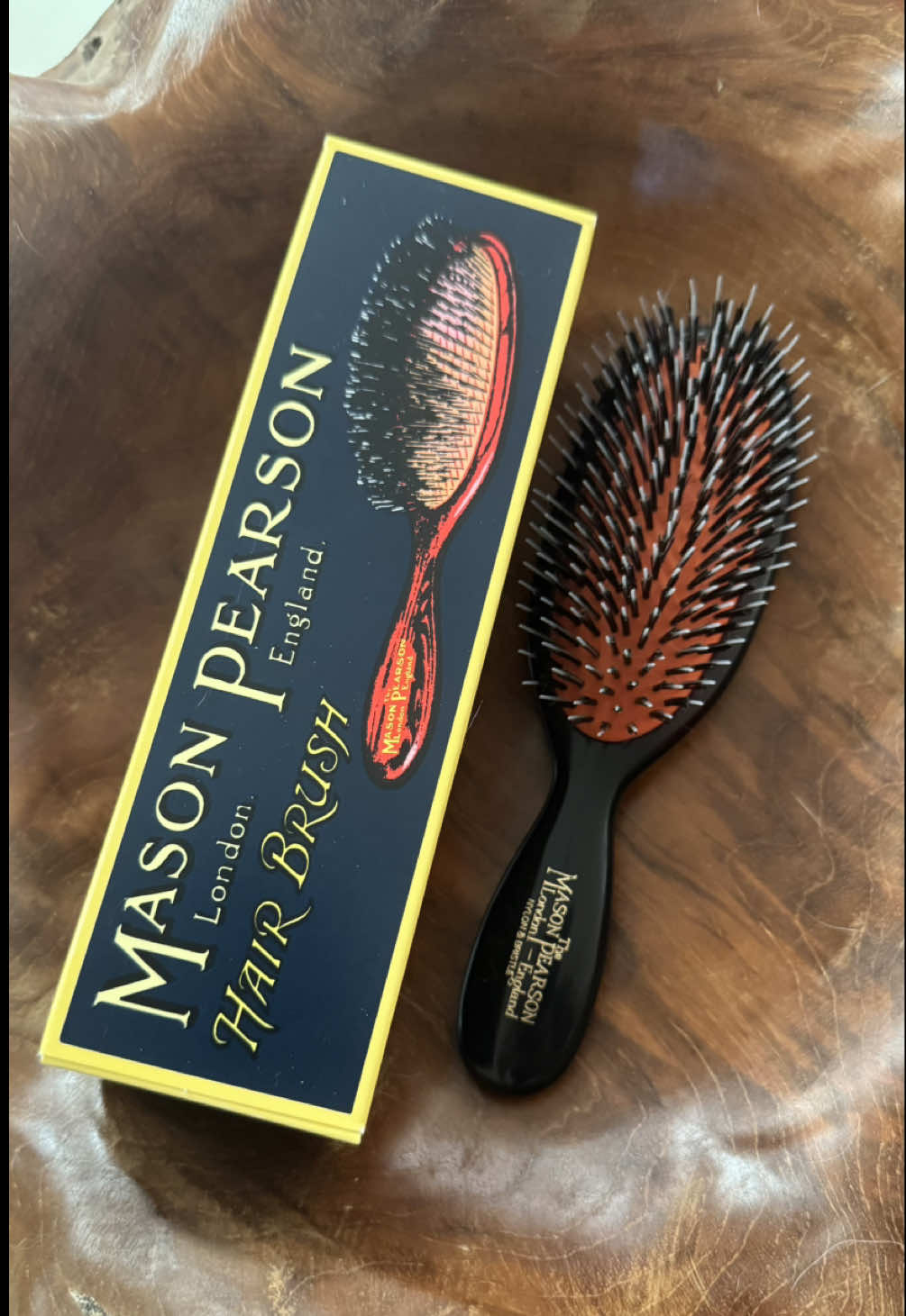 She’s iconic. She’s elite. She’s… a hair brush? 😅 Let’s unbox. 💁🏻‍♀️ . . . . . . *not sp0nsored, purchased with my own money and @Bloomingdales points 🤭. @Mason Pearson #haircare #hairtools #masonpearson #masonpearsonbrush #pocketbrush #boarbristlebrush #hairbrush #luxefinds