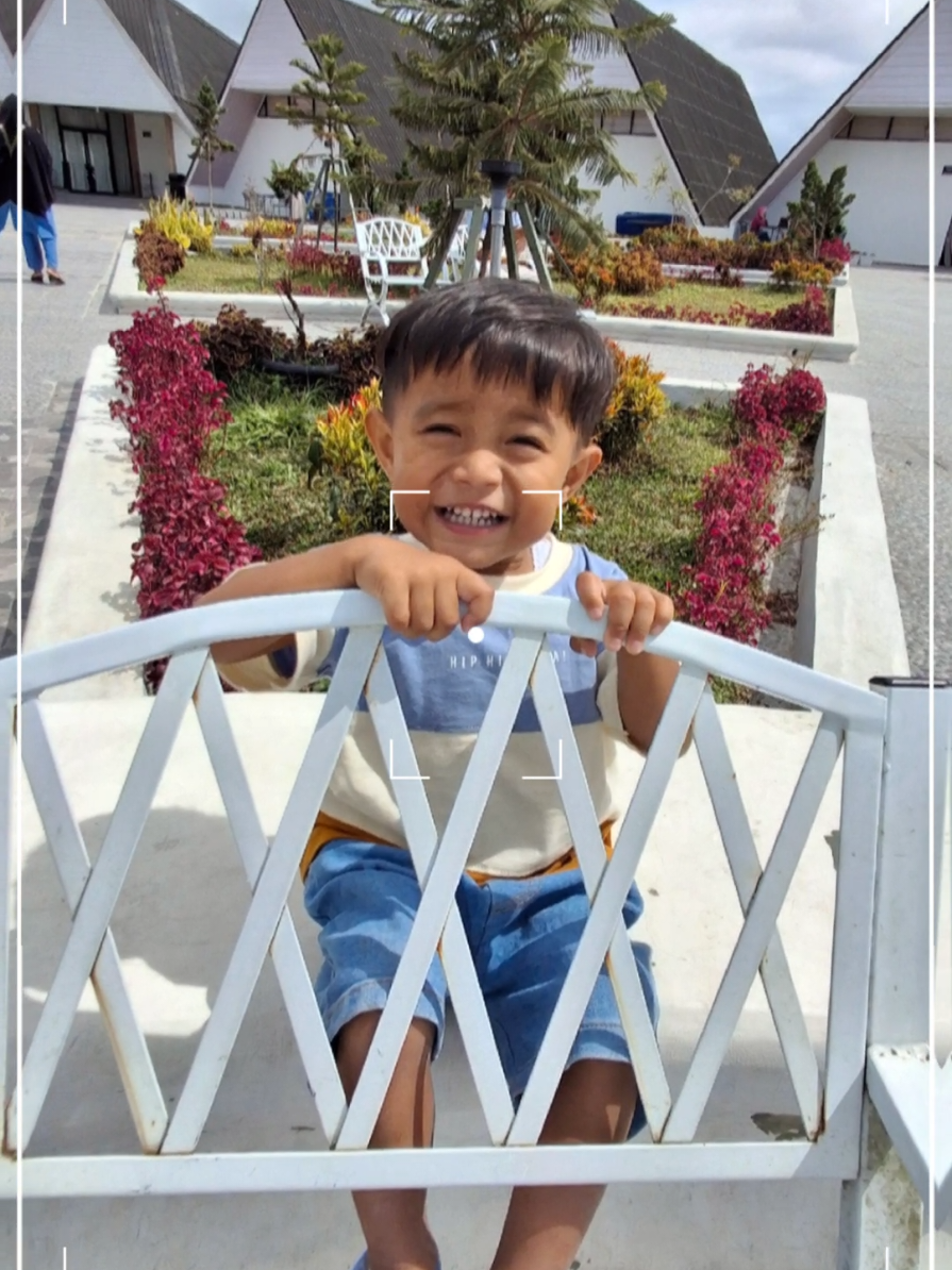 Detective Ken @kenzioshakaarhadi sudah bisa bergaya depan kamera . . . . . #anaklakilaki #todler 