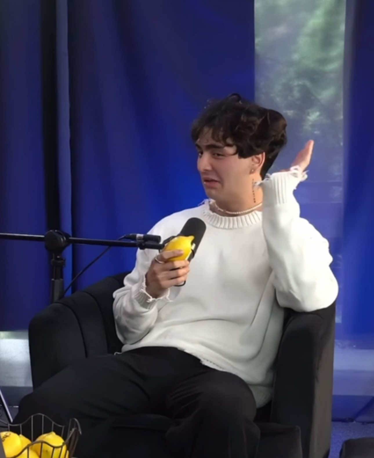 Zerme está enamorado de una de sus amigas #enamorado #zerme #5comentarios #alejandrosago #luischaparro #malleza #jessica 