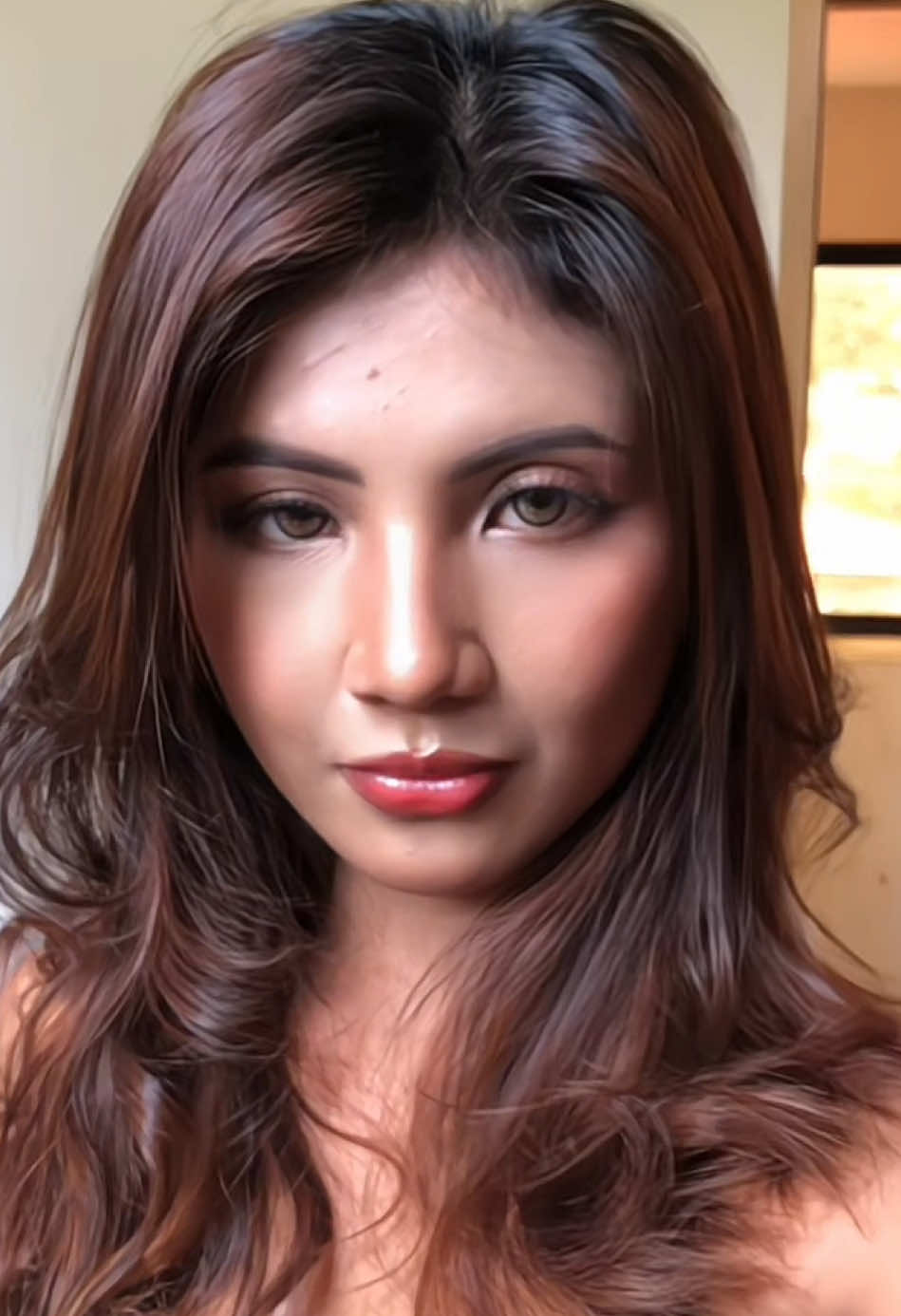 MAKEUP TRANSITION! #creatorsearchinsights #beauty #fyp #trending #makeup2025 #makeup #lipsync #lipsync #makeuptransition 