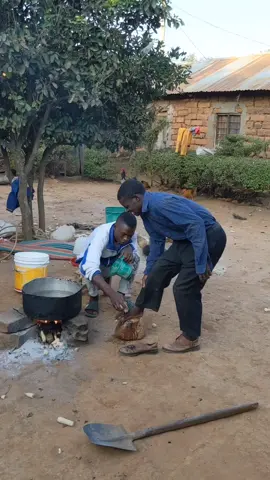 unaluka mkojo unakanyaga mavi #comedyvideo #funnyvideos😂 #mr_n #fyp #trendingvideo @mesh🕵️🕵️ 