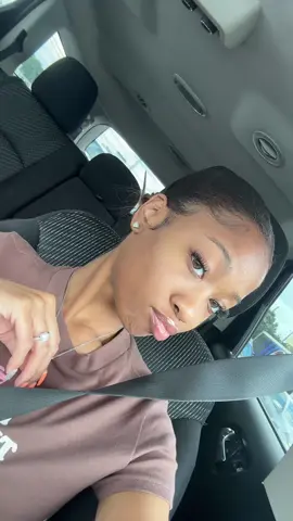 unu see how she did a try style mi😂?? y’all parents/grandparents be hating too or it’s just mine? love her like cook food stills lol❤️ #grandma  #carribbeantiktok  #jamaicatiktok  #beauty 