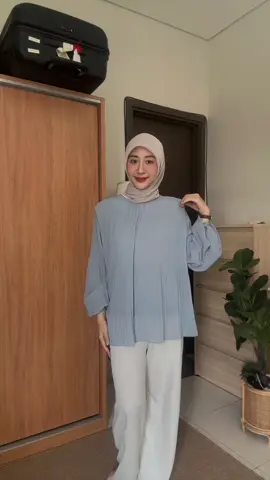 Cakep bgt blouse ku yg satu ini #outfitideas #outfitinspo #blouse #pleats #blousewanita #bflabel #fionatop 