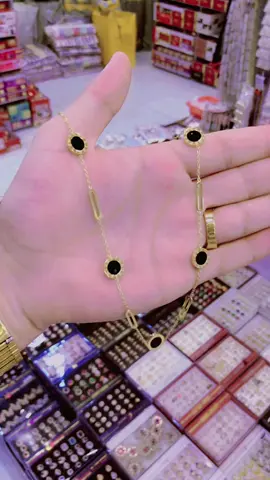 Simple Locket 🥰 beautiful design fine quality available ❤️📱#03184355656 #foryou #foryoupage #fyp #viral #video #unfrezzmyaccount #500kviews #onlineshopping #beautiful #jewelry #🎁💍🚛 #standwithkashmir #please #viralvideotiktok #growmyaccount #basirartificialjewelery 