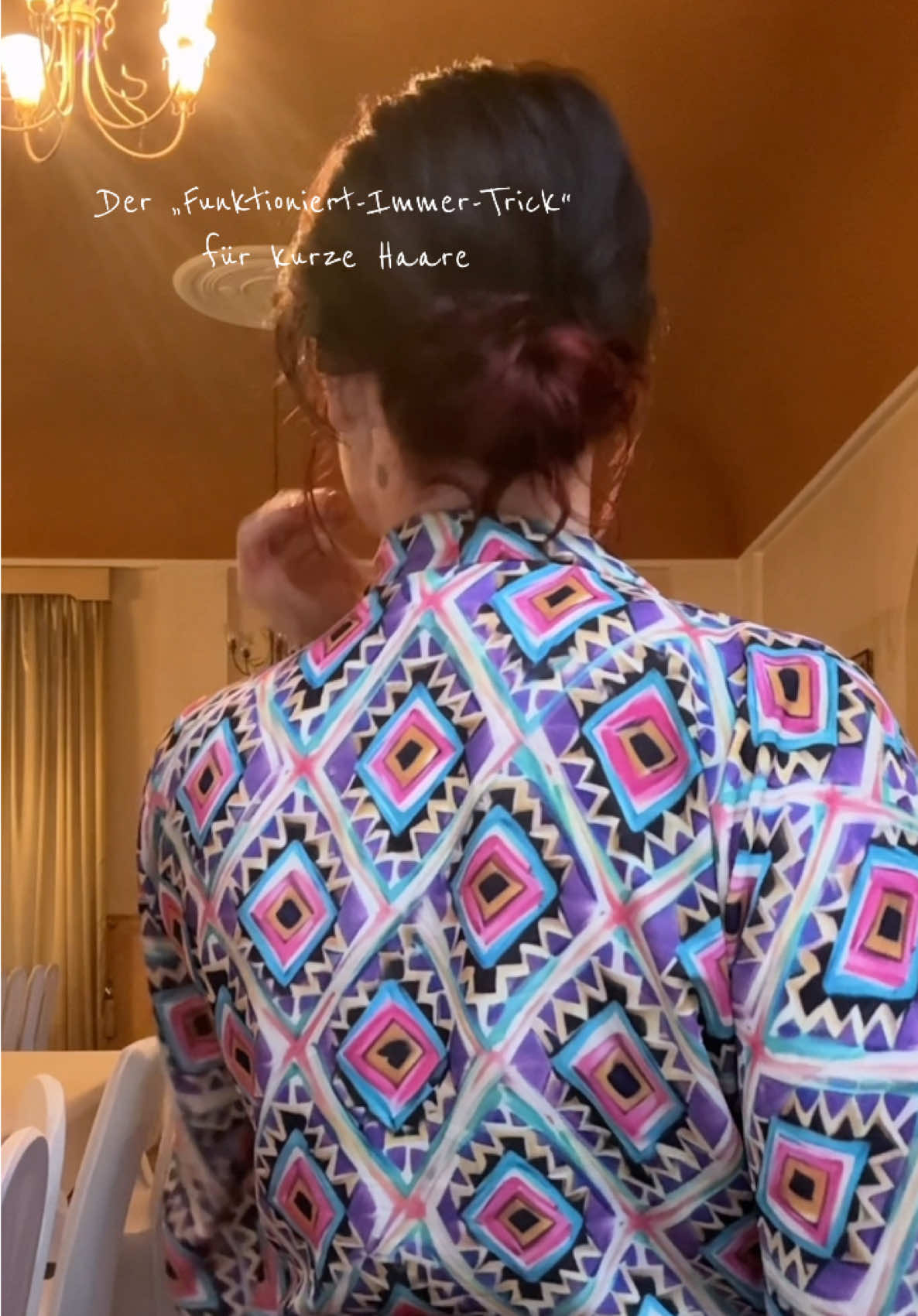 Funktioniert einfach immer💖 #shorthair #shorthairstyles #hairtok #hairtipsandtricks #hairhacks #bunhairstyle #bunhairhack #hairtutorial #easyhairstyles #gotohairstyle 