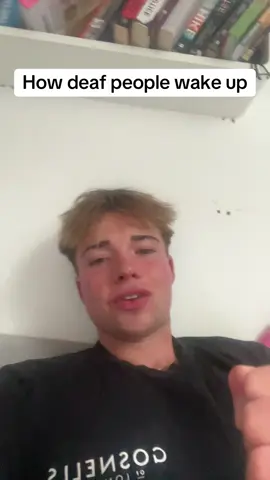 This vibrating watch is a lifesaver. Cheaper one in description doesn’t have 10 alarms# times but still very good #deaf #vibratingwatch #fyp #alarm #morningroutine #deaftiktok 