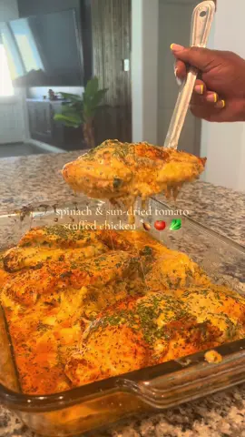 #chicken #stuffedchickenbreast #chickenbreast #chickenrecipe #Foodie #DinnerIdeas #Recipe #easymeal #chickenrecipes #fy #fyp 