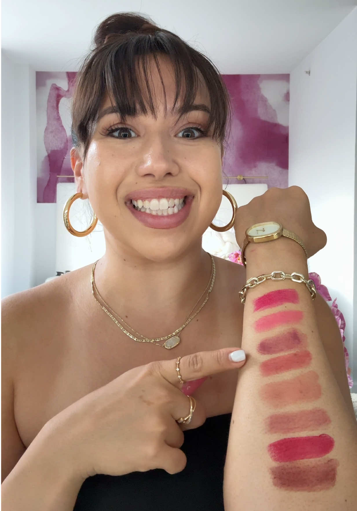 Run to @Walgreens for their National Lipstick Day Event between 7/24-7/26 to shop the new @COVERGIRL Yummy Blur collection💋💄 #COVERGIRLpartner #YummyBlur