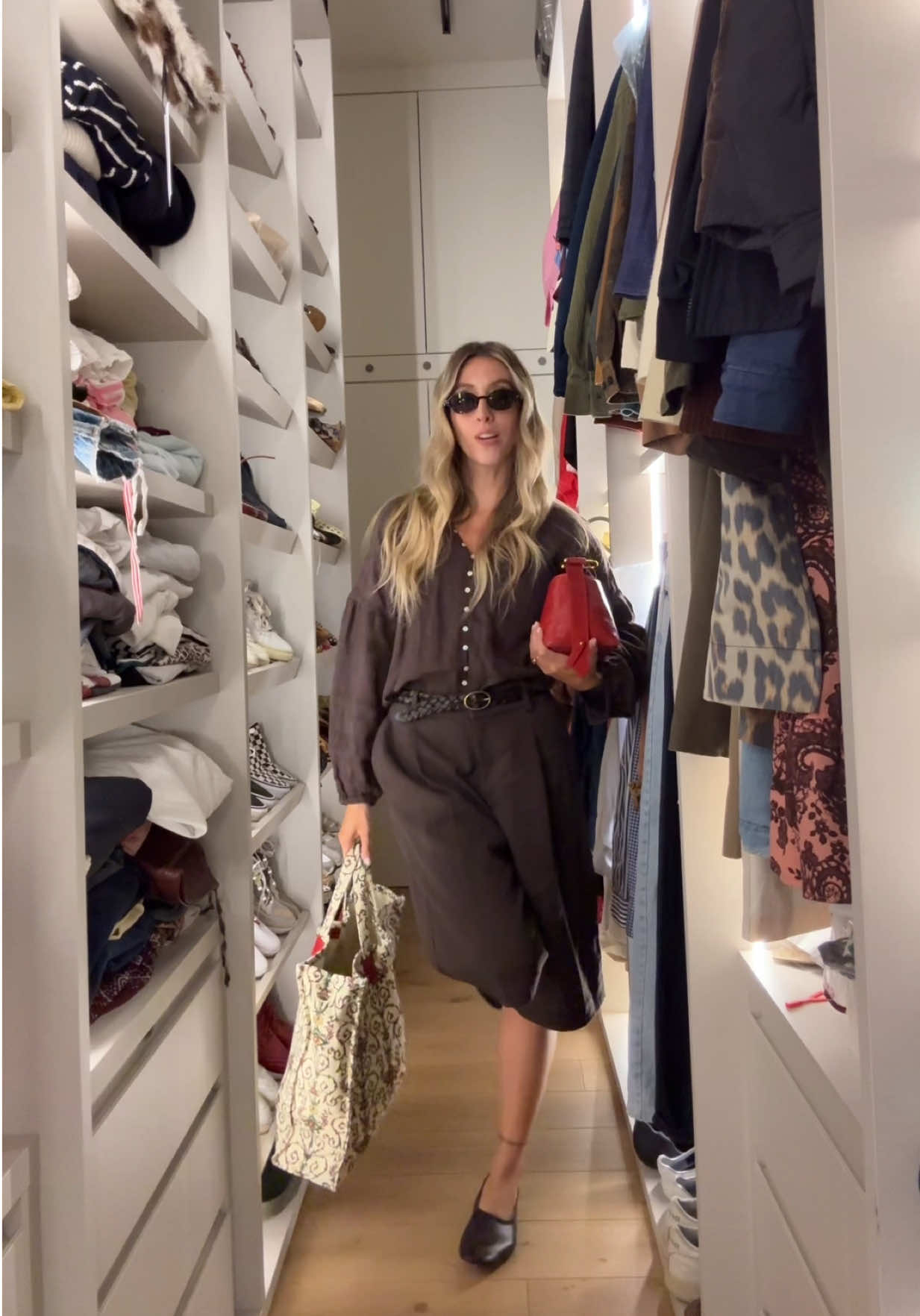 Outfit perfetto per estate e primavera, casual da giorno, ufficio, lavoro, total brown che ne dite? 🤎🌷🌼  