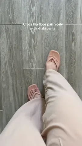 Crocs flip flops is so comfy  #crocsflipflop #crocsflipflops #crocsmiamiflip #crocsmiamiflipflops #flipflop #flipflops #crocs #crocssandals #musthave #summerturnup 