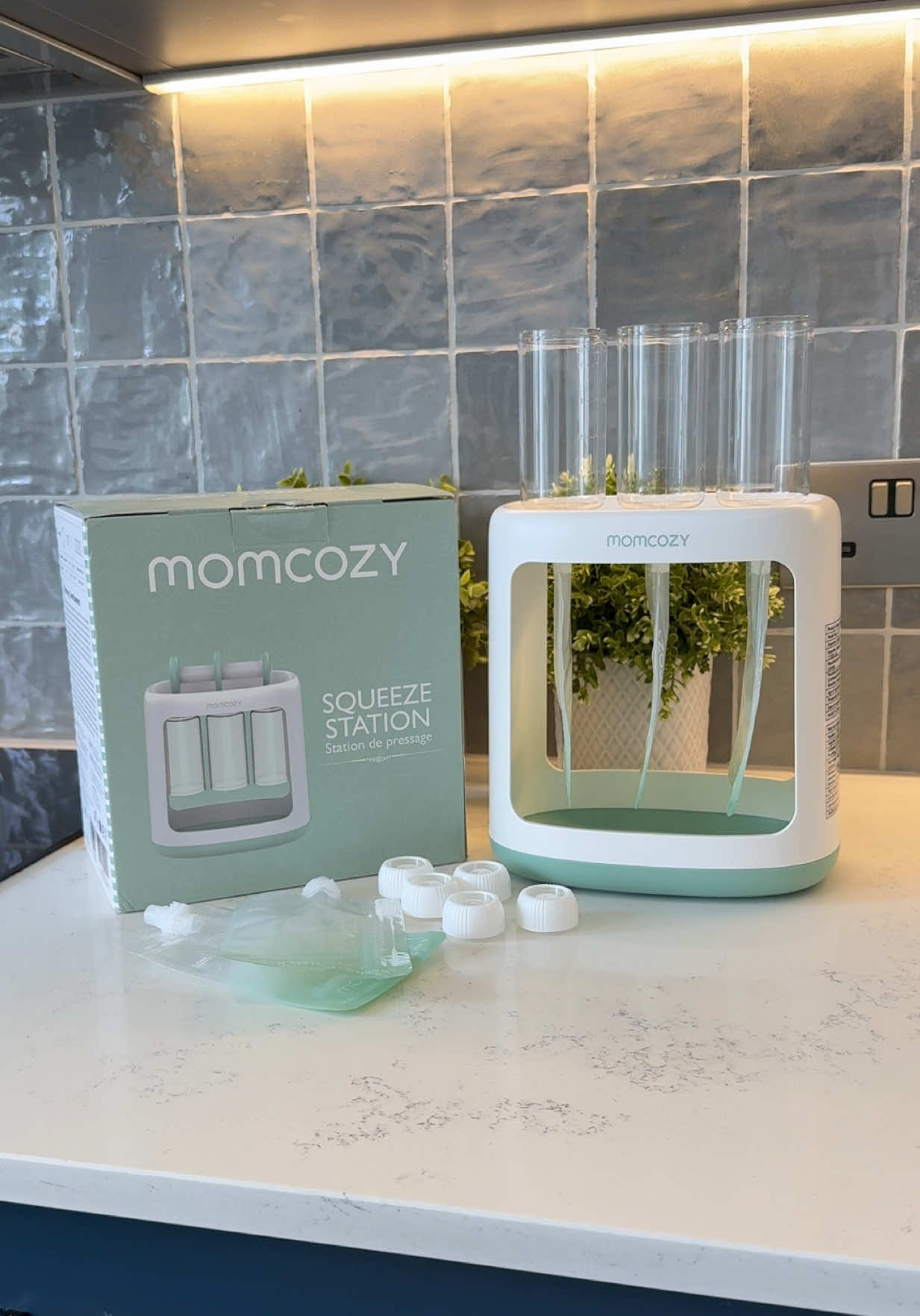 The Momcozy Squeeze Station is a must have for your little ones! 🙌🏽 #babyfood #babyessentials #babytok #toddlerrecipes #tiktokmademebuyit 