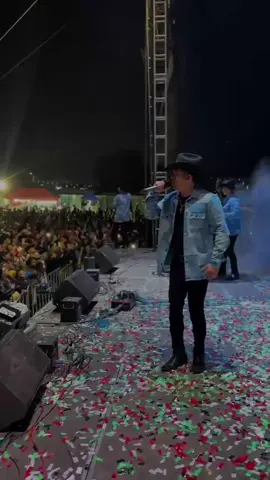 🎥 Así se vivió Tultepec…¡Mexicanos a huevo! 🇲🇽🔥Y con esta rola, se prendió todo 🎶👊 Gracias por tanto cariño Tultepec, ¡nos los llevamos en el corazón!#losprimosmx #tultepec #mexicanos #duranguense #fiestamexicana #losprimosdedurango #mexico🇲🇽 #regionalmexicano #paratiiiiiiiiiiiiiiiiiiiiiiiiiiiiiii #fyp 