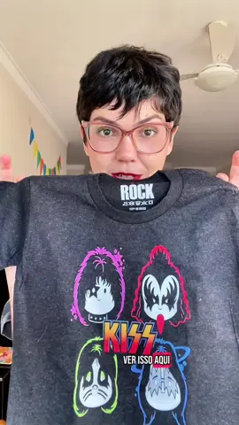 Qual será a próxima camiseta dessa mini coleção? . . . Maternidade real | vida de mãe | camiseta de banda | Kiss | rock | mãe de menina . . #maternidade #vidademae #maedemenina #rocknroll @Banca do Rock 