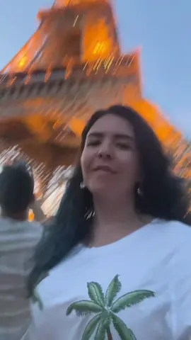 Ο Πύργος του Άιφελ το βράδυ 🥹  #foryou 