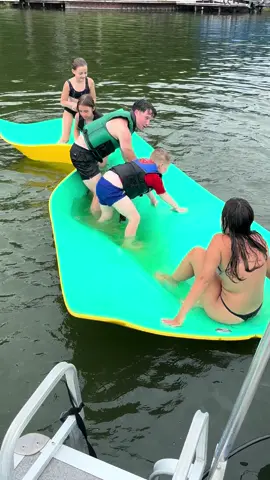 King of the float #floats #lakelife #kingofthehill #vacation #tiktok #foryoupage #fyp #share #outside #swimming #like #share #waterpark #lakeday #kidsbelike #kidsbelike #dadlife #boatlife #satisfying #goodvibes #explore 
