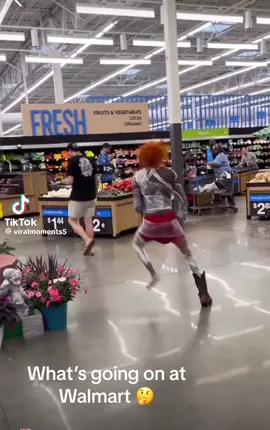 #walmart #viraltiktok #foryoupage #funny #foryou #viralvideo 