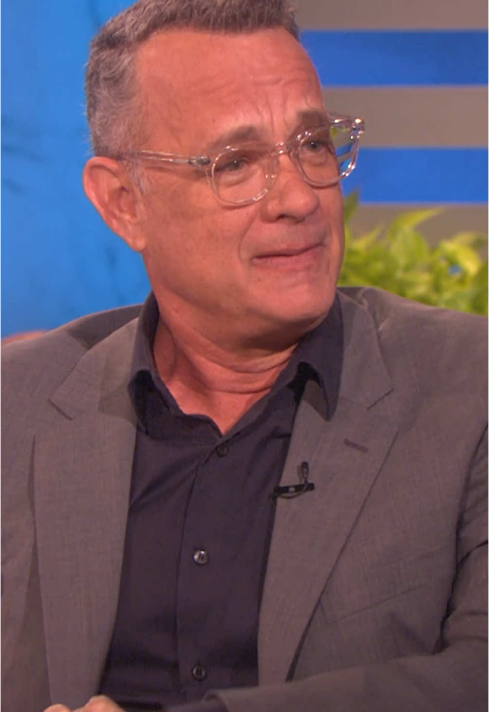 Even Tom Hanks isn’t above a Stagecoach ID check. 🤣 #theellenshow #tomhanks #stagecoach #throwback 