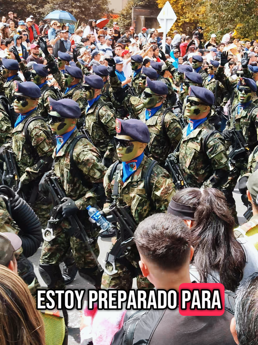 desfile militar en Bogotá 2025  calle 80 #fuerzaaerea #independencia #cundinamarca #20dejulioindepenciacolombia #20dejulioindepenciacolombia #veteranos #heroes #ponal #2025 #paz #colombia 