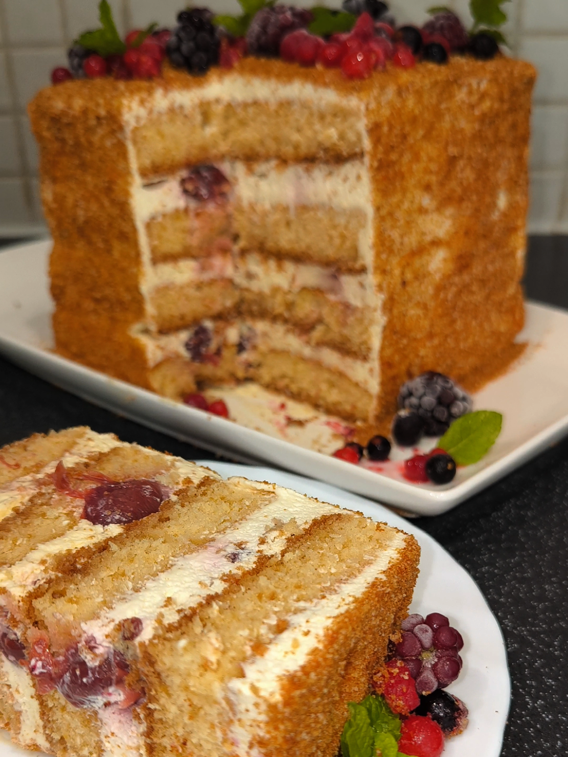 Tort Medovik din miere cu vișine🤤🍯🍰 Turte dulci, din miere, cu o cremă fină și pufoasă de vanilie și o aromă ușoară de dulce acrișor al vișinei!🍒🍯😍  Este combinatia perfectă al gustului unui tort ușor de vara, simpu dar și delicios de divin😍🔥 Nu uita să încerci și tu rețeta, se pregătește în doar câteva clipe😋 Rețeta pas cu pas este deja postată pe pagină!❤️ #medovik #cake #honey #moldova #traditional #dessert #creatorsearchinsights 