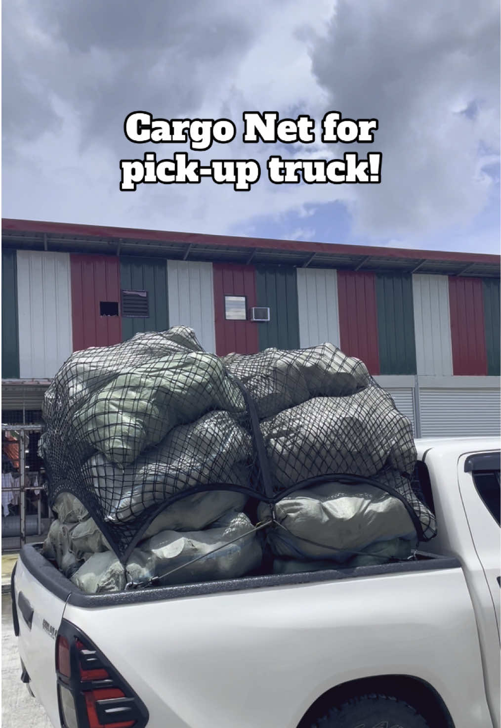 Perfect cargo net for pick-up truck! Highly elastic and easy to use!🤩💯 #cargonet #pickup #truck #fyp #bestbuy 