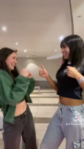 @Priscila 🫶💓 #siguepelea #amigas #famosas #fyp #trend #fypp 