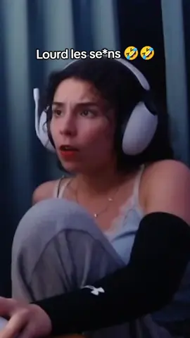 Lourd les se*ns 🤣🤣 #loupiote #twitch #drole #streameuse #twitchfr #twitchmoments #humour 