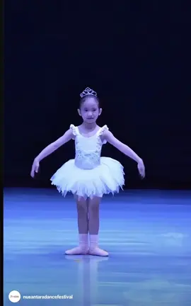 Kompetisi pertama mimi yang berbuah Scholarship pertama 😍 #ballet #ballerina #dance #performance #marlupidanceacademy #singapore 