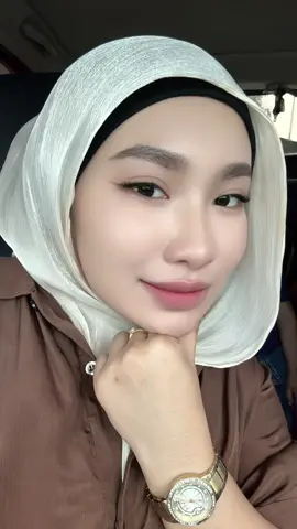 Dia atau aku 👉🏻👈🏻#fyp #trending 