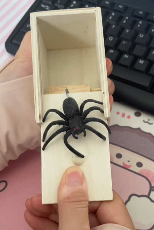 Take this to scare your friends!A wooden box with a prank spider inside - a must-have for everyone!#FunnyToys #spiderbox #KidsToys #Toys 