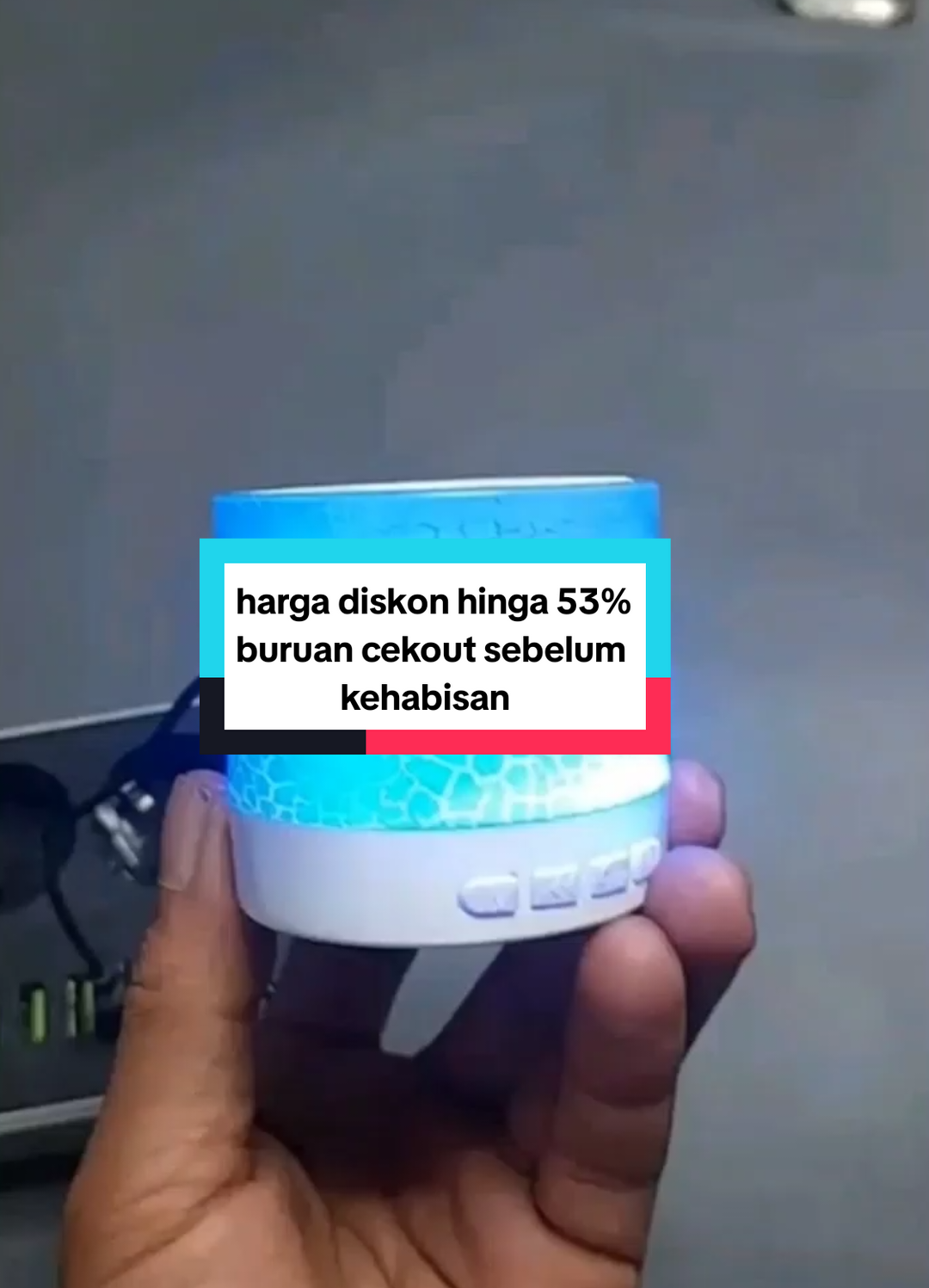 wah speaker sekeren ini cuma 26ribuan aja loh teman teman 🔊 buruan cekout sebelum kehabisan diskon nya #speakermini #speakerviralmurah #promomurah #spekerbluetooth #speakerminibluetooth #terlaristermurah #minispeaker #produkviral2025 #tiktokaffiliate #foryoupage #fyp 