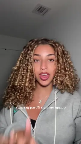 Was inspired by @jenelle !! I think next time I need to do the zig zags smaller tho but still loved the results 🩷😭 #curlyhair #curlyhairstyles #curls #curlygirl #zigzagpart 