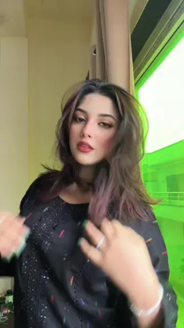 @Riri💋 #zulfan Pa makh khra wara ka#natural beauty ❤️‍🔥🕊️#fyp #foryoupage 
