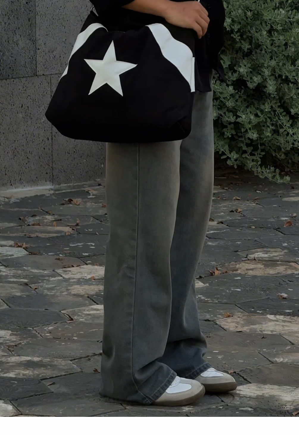 Nhiều màu lắm nhé mọi người, mùa này quần jeans là hợp lí rồi ha 😇 #thoitrang #Quân #muataitiktok #xuhuong #thoitrangunisex 