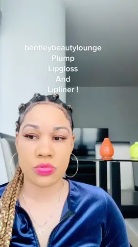 Shop now plump lipgloss fuller juicy lips 👄! Non sticky #bentleybeautylounge  #bentleybeautylounge  #makeupartist  #bestlipgloss 