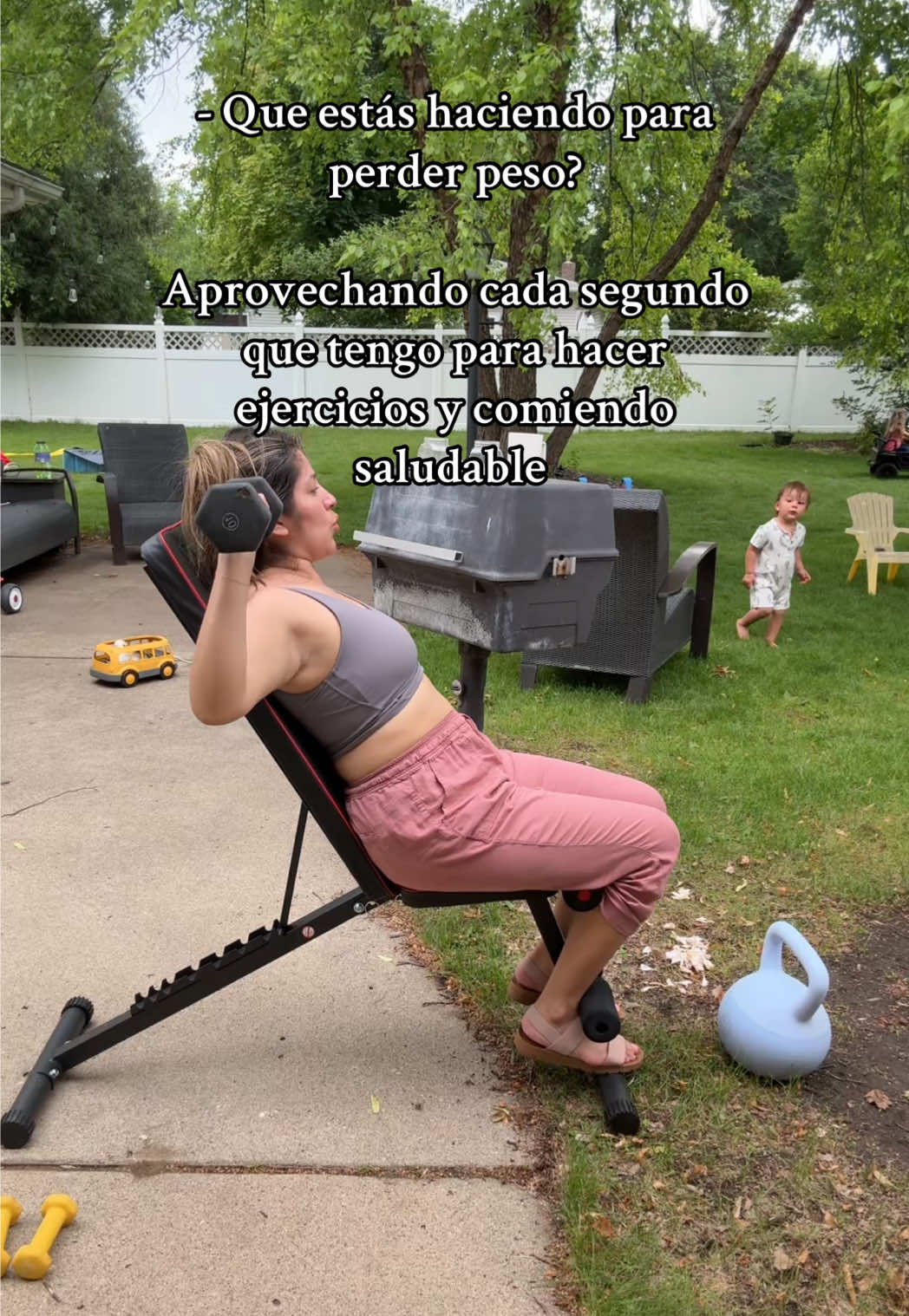 Estoy poniendo mucho esfuerzo y mucha dedicación 💪🏼 #maternidad #maternidadreal #mamisdetiktok #sisepuede #cambiosfisicos #cambios #tiktokshopcreatorpicks #pesas #pesasfitness 