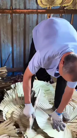 We are not selling products to you, but take natural beautiful things and happy life to you! Enjoy the nature together! #3hlink #Lavender #palmleaves #driedflowers #3hlinkflower #preservedflower #bohodecor #pampasgrass #hydrangea #homedecor #weddingdecoration #babybreath #handmadecrafts #hoteldecor #luxurydecor #flowerbouquet #flowerboxes #flowerbouquets #hydrangeas #christmasdecor #christmasflowers #preservedtree #witchbroom #christmas #driedflowerwholesale #cassiacinnamon #amarantus #willowbranch #minihaybales #decorhaybales