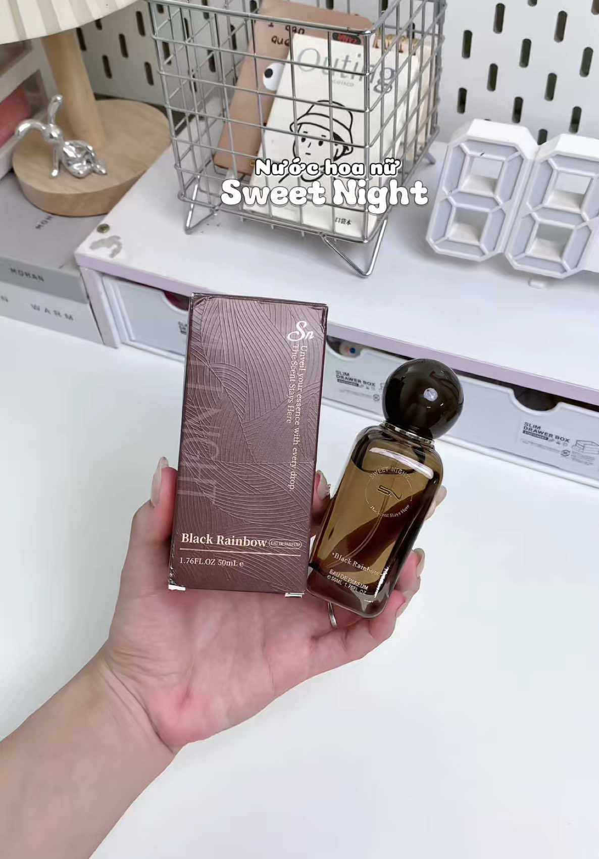 Nước hoa nữ nhà Sweet Night mùi hương Black Rainbow thơm ngọt, tươi mát nhưng đầy quyến rũ ✨ #nhyeeunbox #nuochoanu #sweetnight #blackrainbow #nuochoasweetnight #unboxing #review #viral 