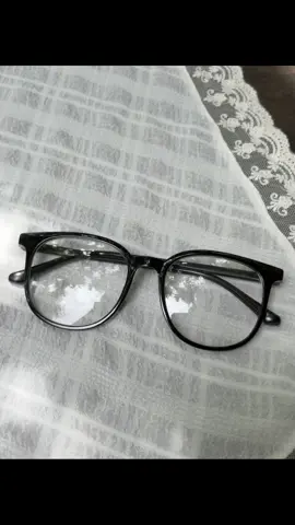 Live Photo >>>  #fyp #viral #trending #goviral #viralvideo #foryou #glasses #cambodia #popular #livephoto 