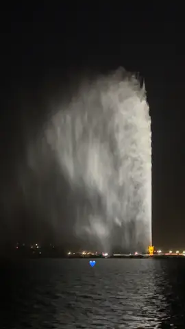 #اكسبلورexplore #جدة #من_بحر_جده_الى_شرق_الخبر #fypシ゚viral #محمد_عبده_فنان_العرب #fypシ゚ #نافورة_جده 