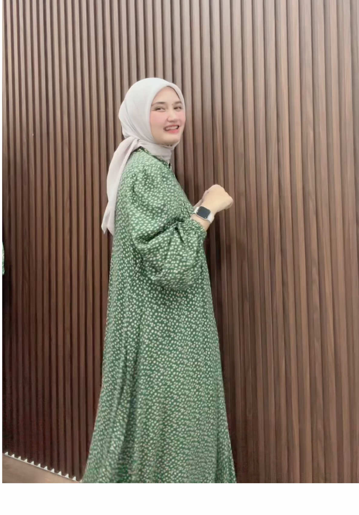 Flash sale! Hijau boto luna! Cakep nih yuk gas langsung join live say😍😍 #rayonviscose #fashionstyle #heldacollection #hijabootd #gamisrayonviscose 